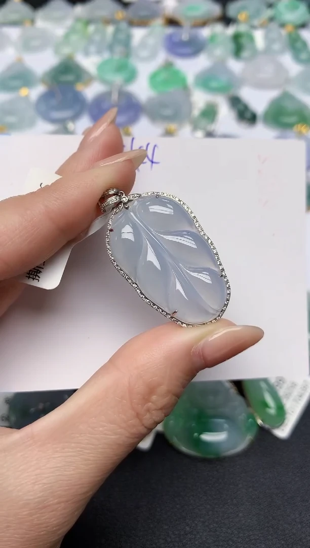 颈饰18K金镶嵌翡翠天然缅甸A货翡翠百元以上9元证书费自理