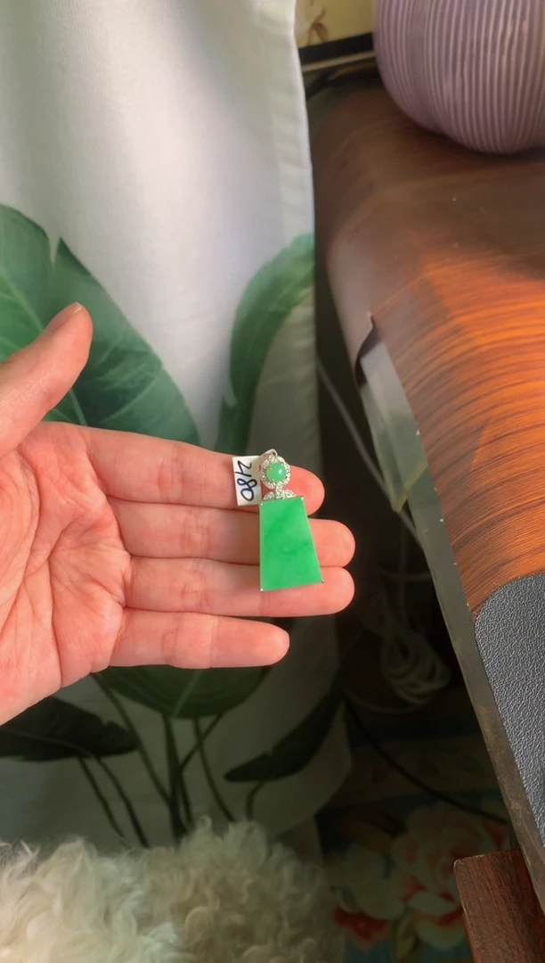 【闪购商品】翡翠颈饰银S925镶嵌翡翠