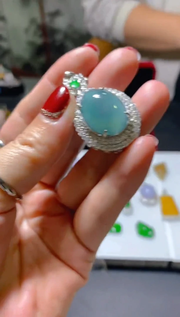 吊坠(赠链)未镶嵌翡翠天然A货翡翠 多样性发货 假一罚四