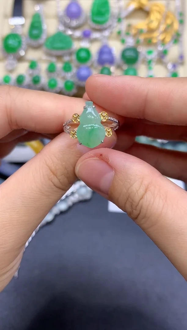 18K金镶嵌戒指翡翠159-中国好珍宝