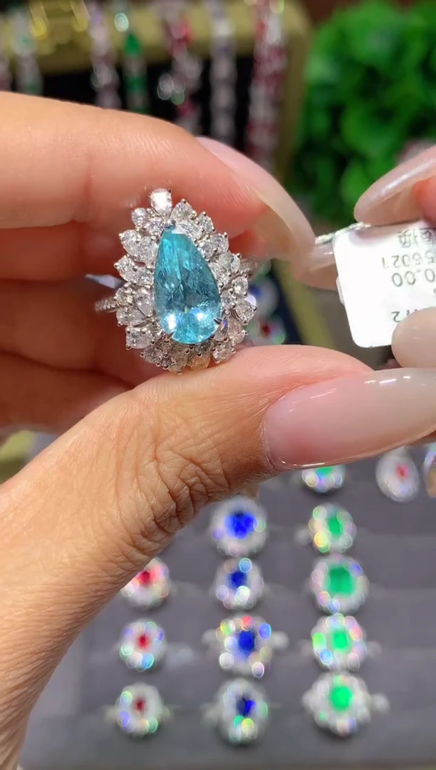 18K金镶嵌戒指帕拉依巴碧玺2.45CT