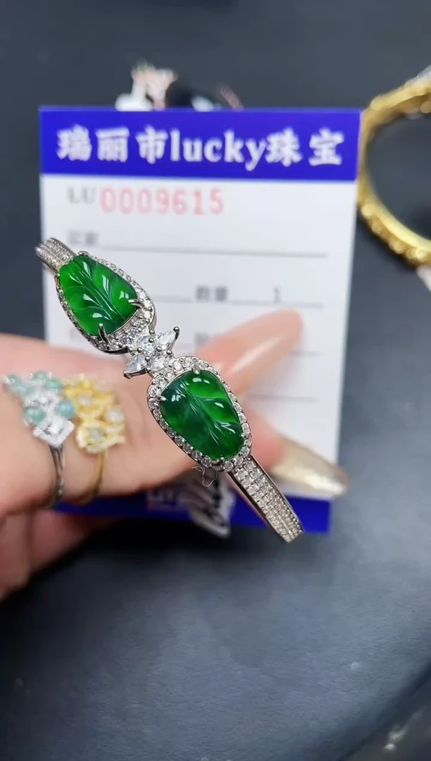 【闪购商品】翡翠颈饰银S925镶嵌9615