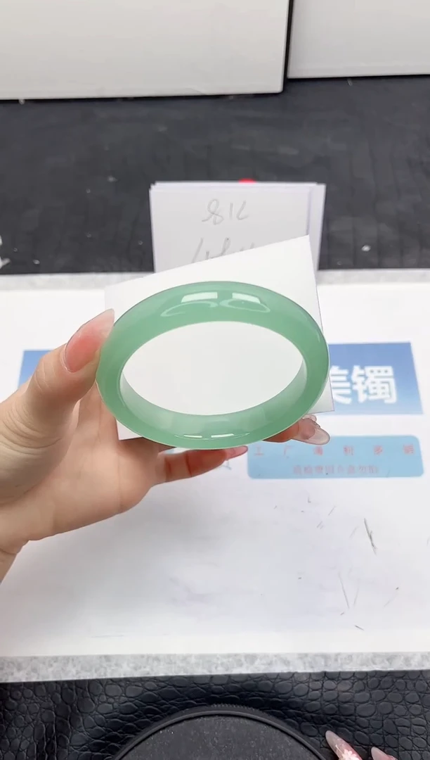 【闪购商品】石英质玉手镯未镶嵌137-60