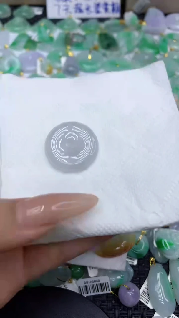 翡翠未镶嵌颈饰天然缅甸A货翡翠
