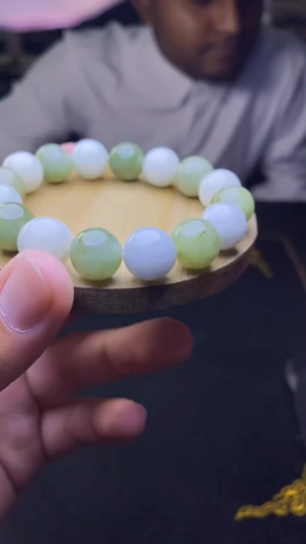 定制翡翠未镶嵌天然缅甸A货翡翠，多样性发货，拍一发一