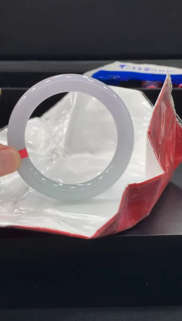 翡翠手镯未镶嵌手镯