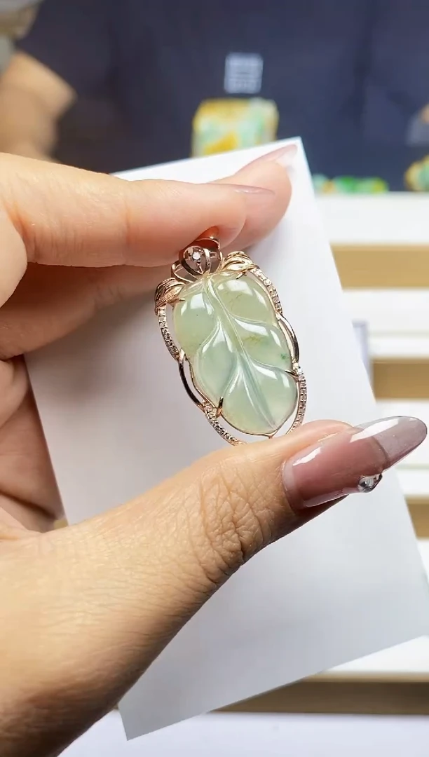 翡翠未镶嵌颈饰翡翠A货