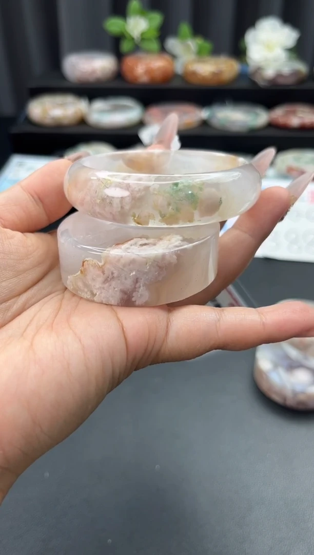 未镶嵌手镯石英质玉（56-57圈口）赠送镯心