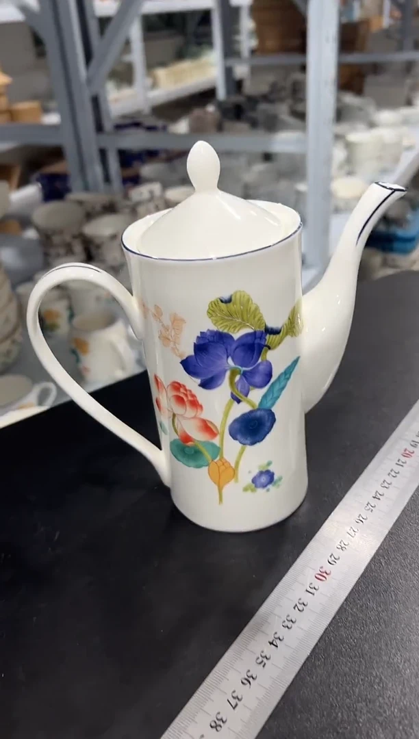 杯子骨瓷（简装）荷花壶一个