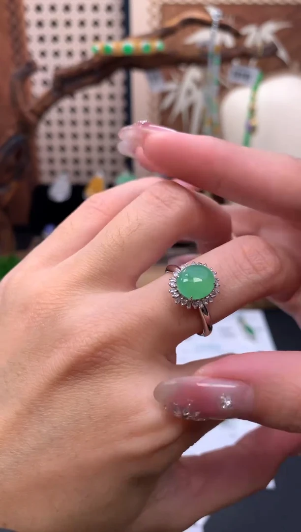 18K金镶嵌定制翡翠48小时鉴赏期 退货不扣服务费