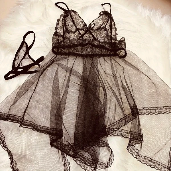 短款蕾丝薄款时尚百搭女士气质纯色镂空法式性感吊带睡睡衣女秋冬