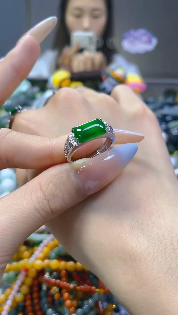 翡翠未镶嵌颈饰/B/翡翠A货，一件也是批发价