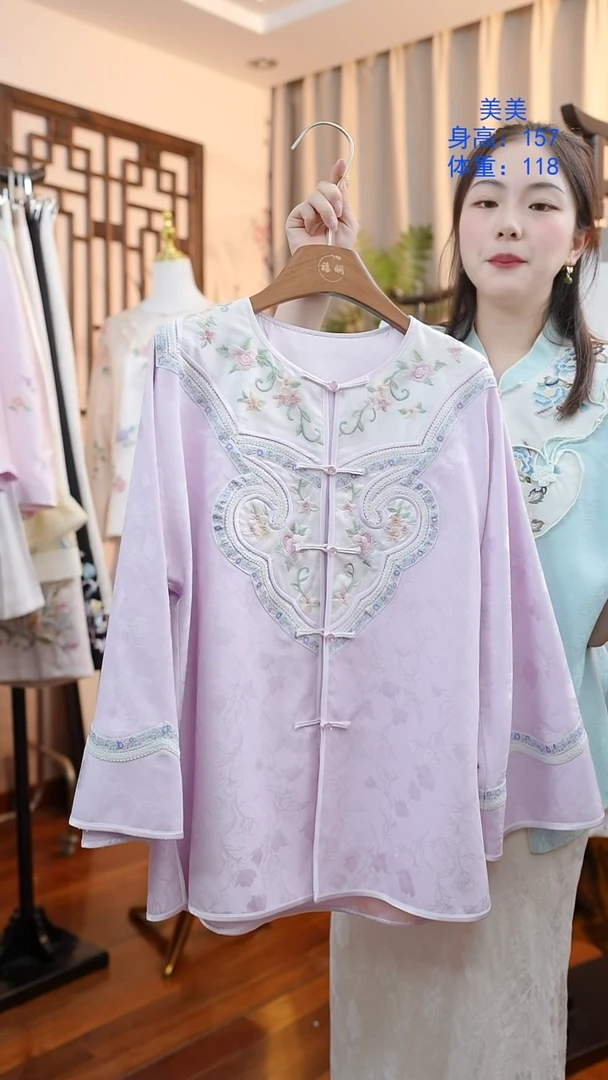 刺绣非遗服饰真丝一物一件