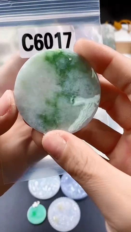 颈饰未镶嵌翡翠天然翡翠吊坠挂件