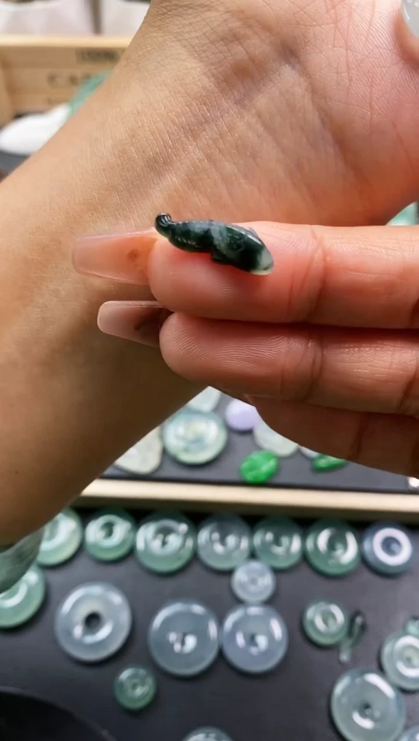 裸石翡翠福利品 鱼 128