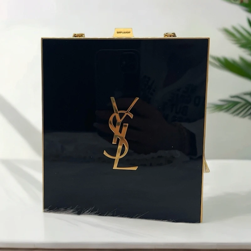 99新 YSL/圣罗兰 Saint laurent 黑金硬盒手拿化妆链条包 006178