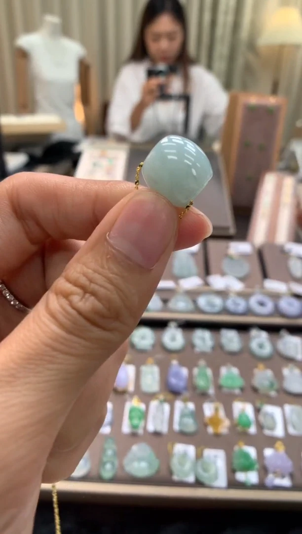 翡翠未镶嵌颈饰蓝路路通（送银链）-多样性发其一