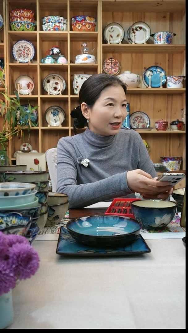 瓷片米饭碗10只大小深盘各3只面碗小方盘各2只汤碗鱼盘勺子各1只