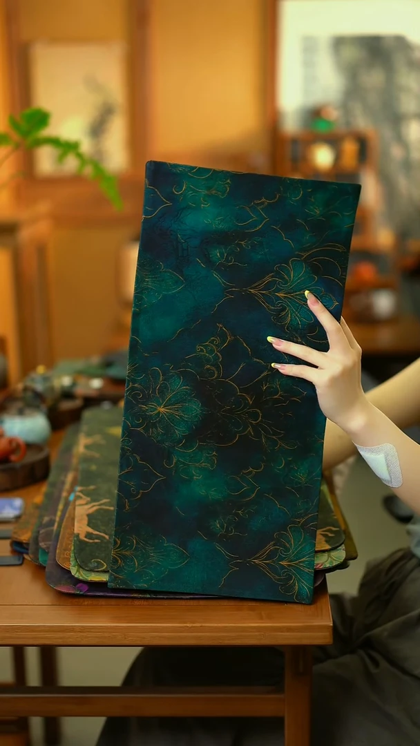 新品蓝色背面蝴蝶50*24