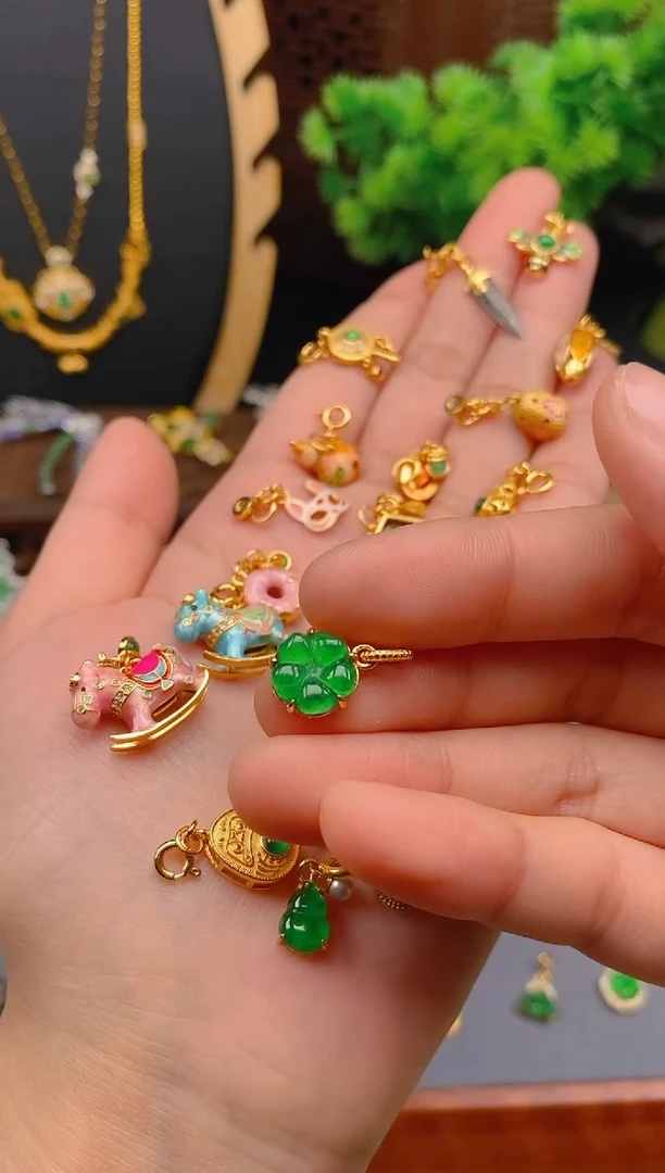 【闪购商品】翡翠吊坠(不含链)银S925镶嵌花花吊坠