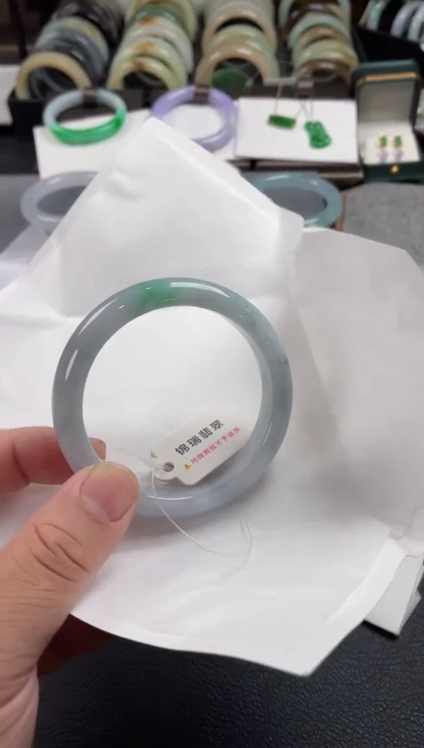 【闪购商品】翡翠手镯未镶嵌手镯有纹裂