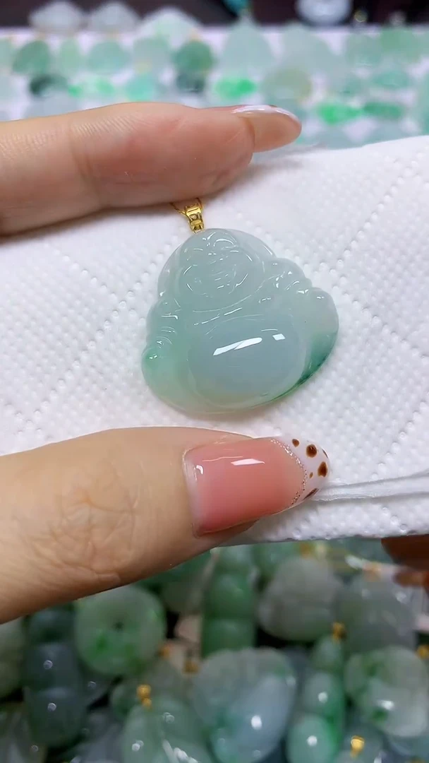 颈饰18K金镶嵌翡翠天然翡翠A货