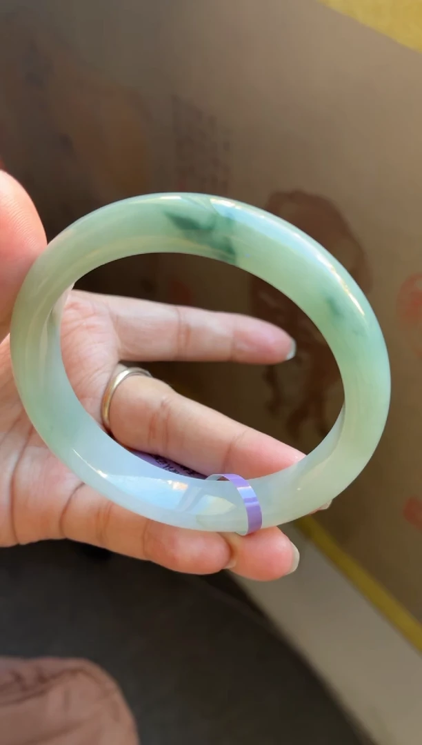 未镶嵌手镯翡翠（巨血漏）冰透胶湖水绿飘花11号有矿线