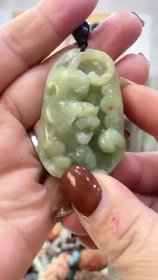 未镶嵌岫玉挂件