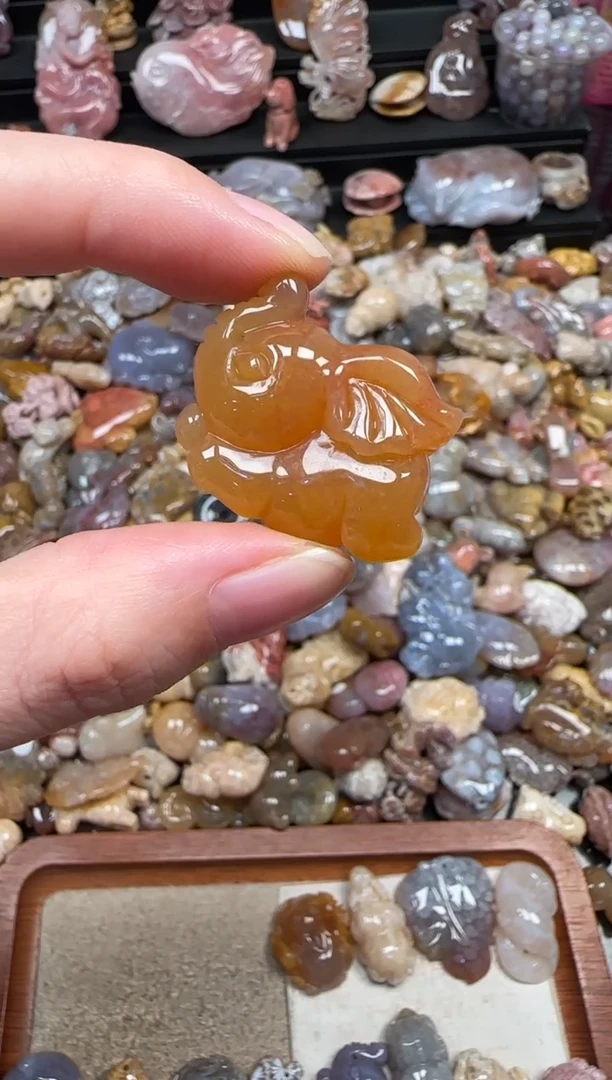 颈饰未镶嵌硅化珊瑚（珊瑚玉）378