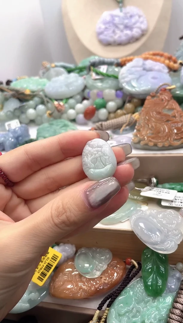 未镶嵌挂件翡翠085