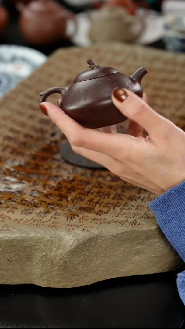 茶壶紫砂狼*腾老紫泥刻绘甜瓜130cc