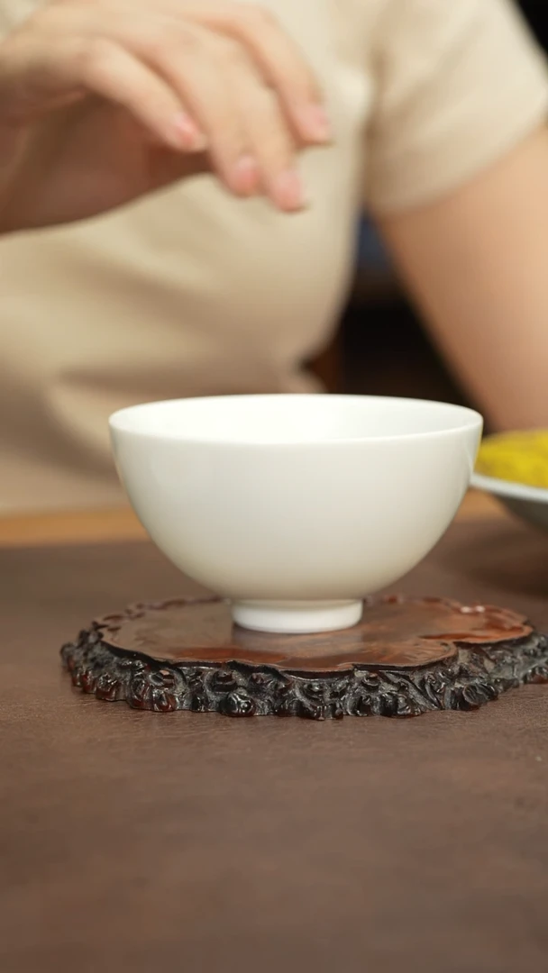 景德镇白胎大鸡心杯