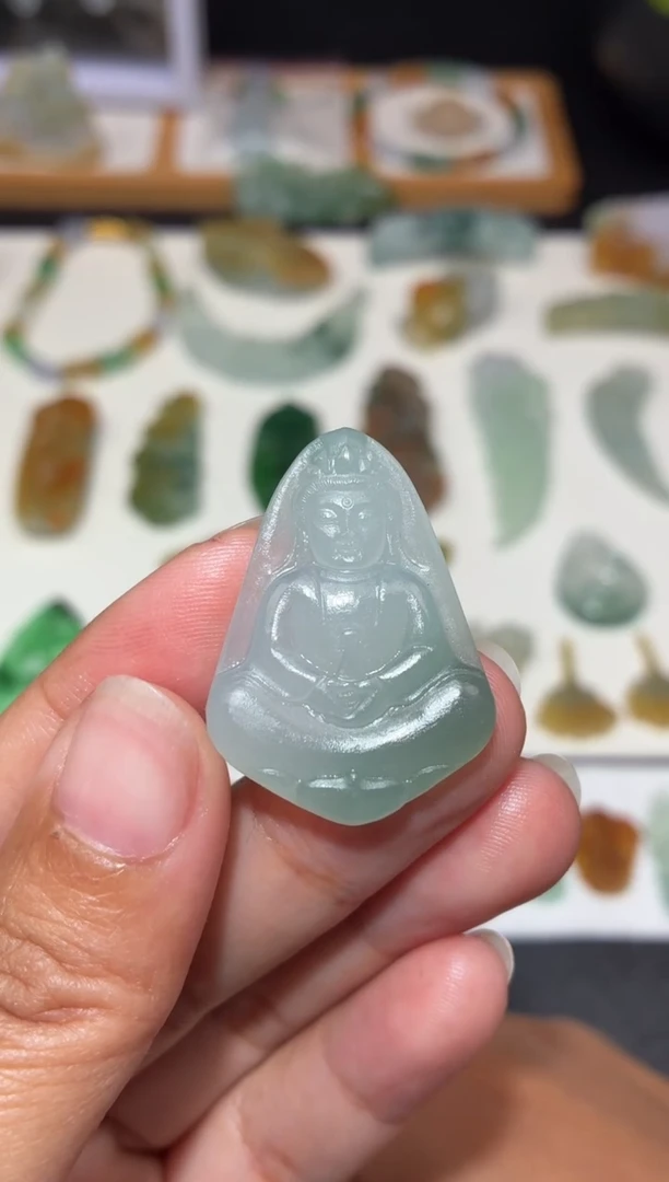 未镶嵌定制翡翠观音