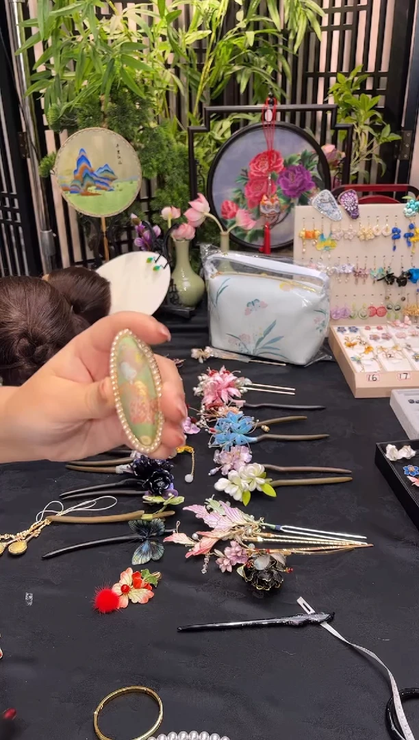 织绣?非遗苏绣手工饰品