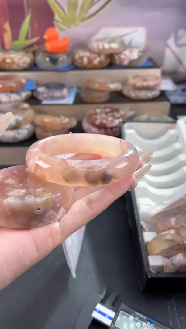 未镶嵌手镯石英质玉58