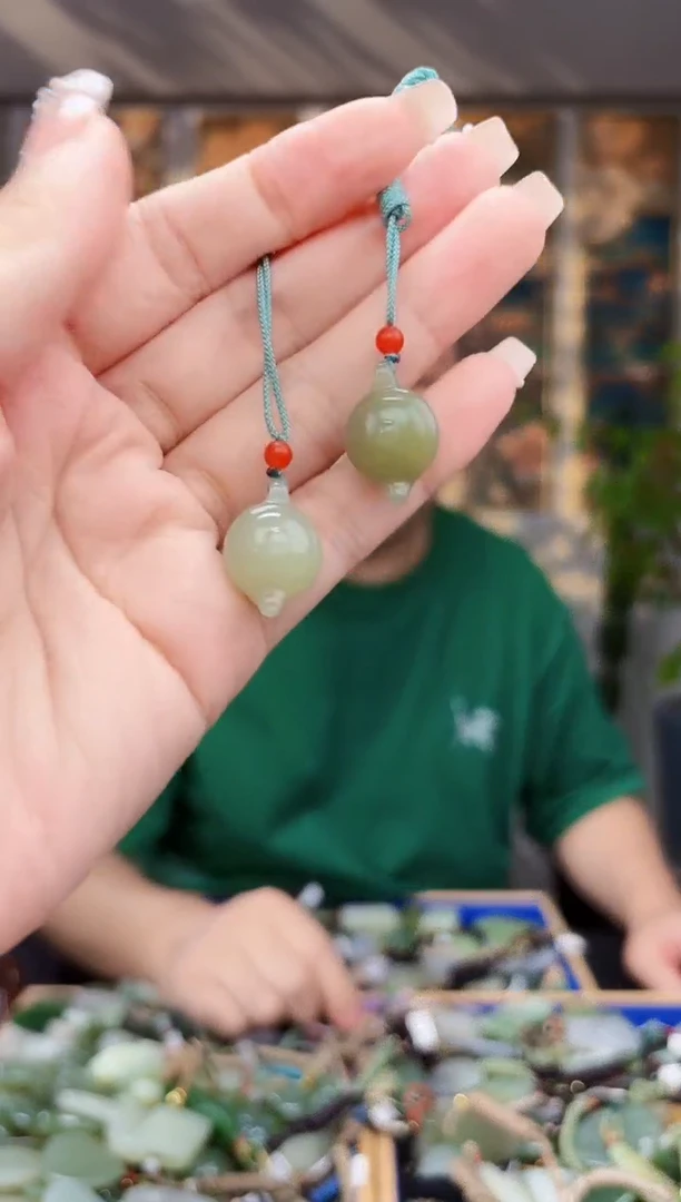 和田玉未镶嵌挂件拍一发一