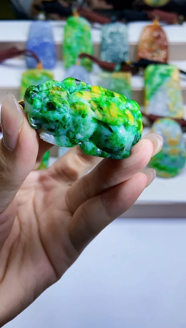 颈饰未镶嵌翡翠翡翠A货