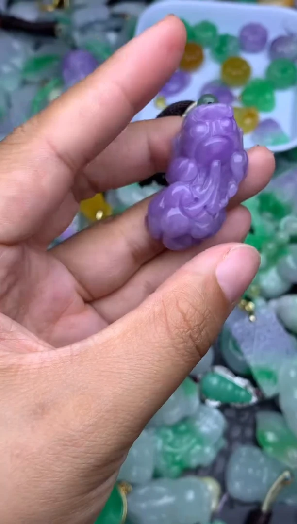 颈饰未镶嵌翡翠天然缅甸翡翠吊坠