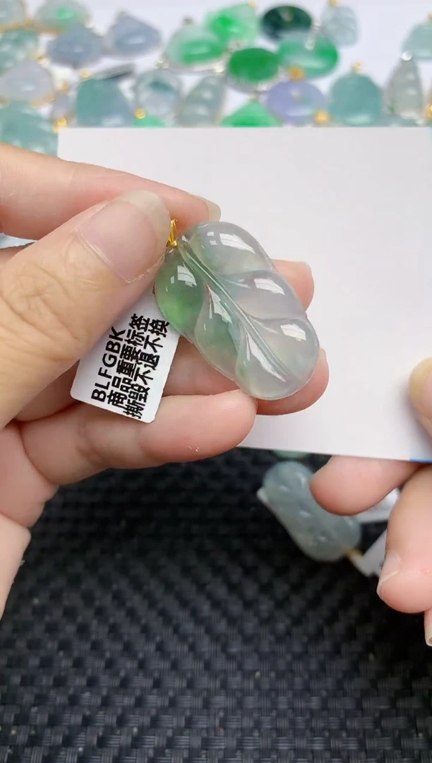 翡翠18K金镶嵌颈饰天然翡翠A货