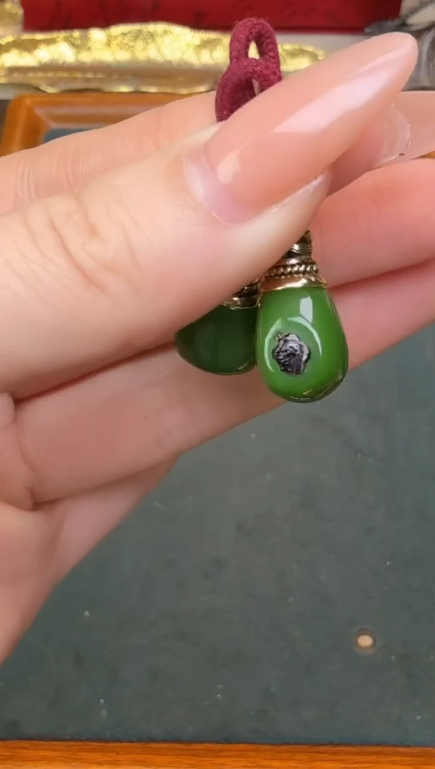 【闪购商品】玛瑙/玉髓1未镶嵌绿疙瘩三通多样性发其一