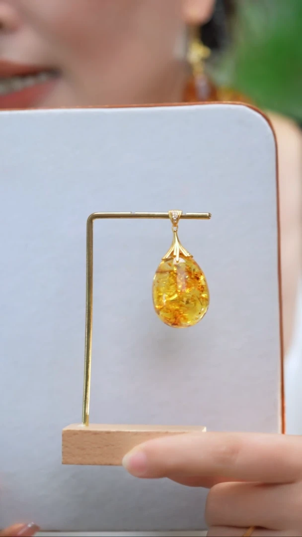 琥珀吊坠(不含链)银S925镶嵌花珀鸽子蛋吊坠约12g