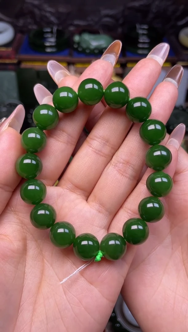 颈饰未镶嵌和田玉辣绿手串卡12