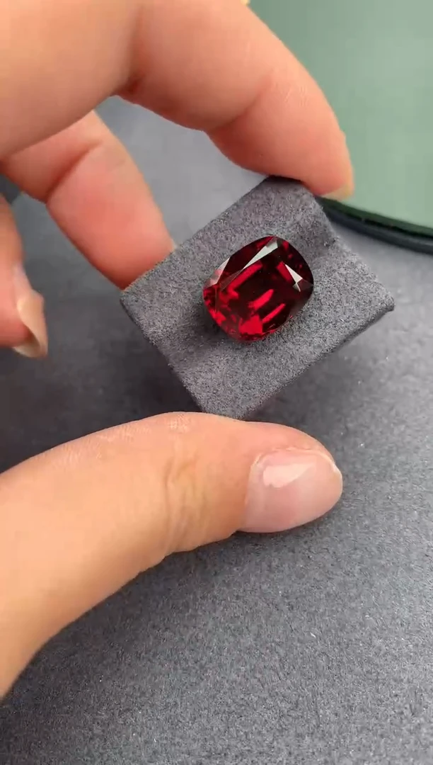 【闪购商品】石榴石裸石未镶嵌12ct镁铝榴石