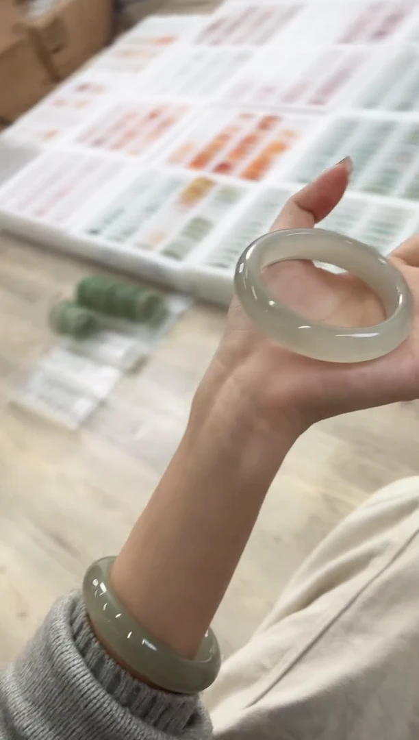 未镶嵌手镯石英质玉15-50D