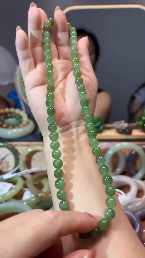 和田玉（碧玉）未镶嵌颈饰1