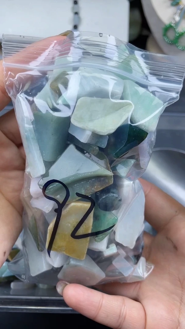 【闪购商品】翡翠颈饰未镶嵌天然翡翠中号500克92