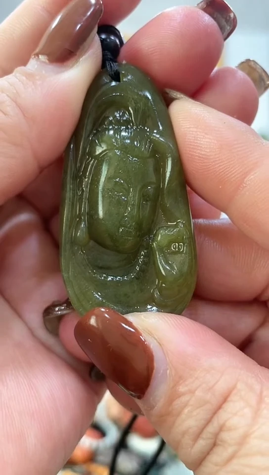 未镶嵌岫玉挂件