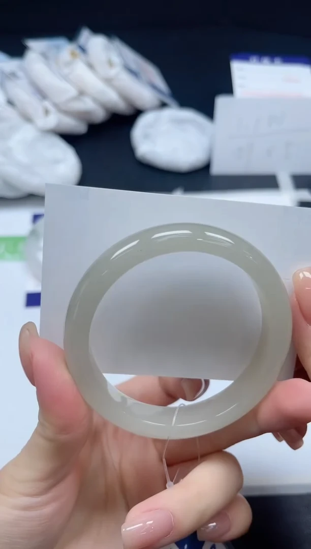 未镶嵌手镯石英质玉046-54