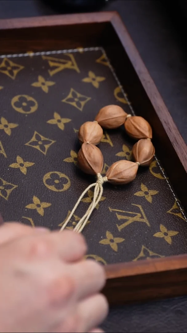 【闪购商品】橄榄核吊坠苏工橄榄核