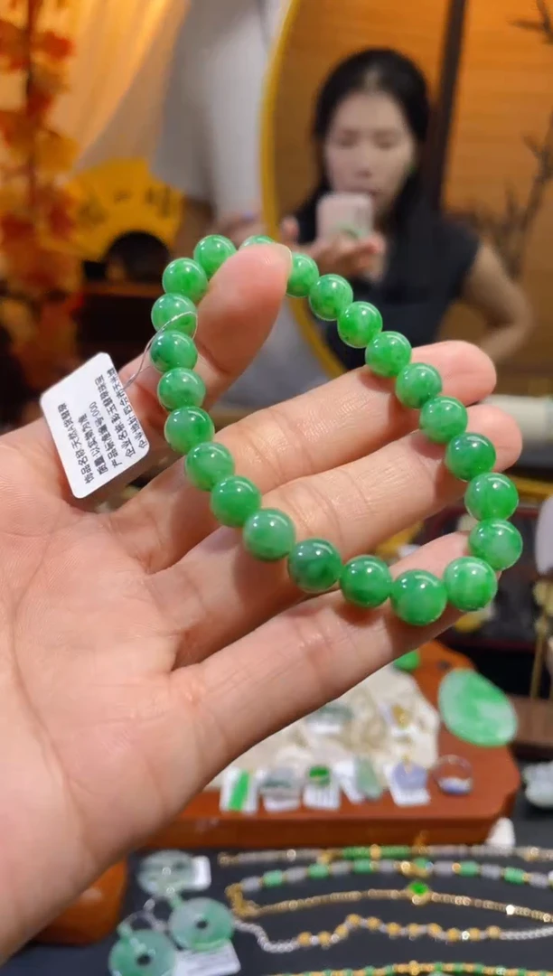 颈饰未镶嵌翡翠手串